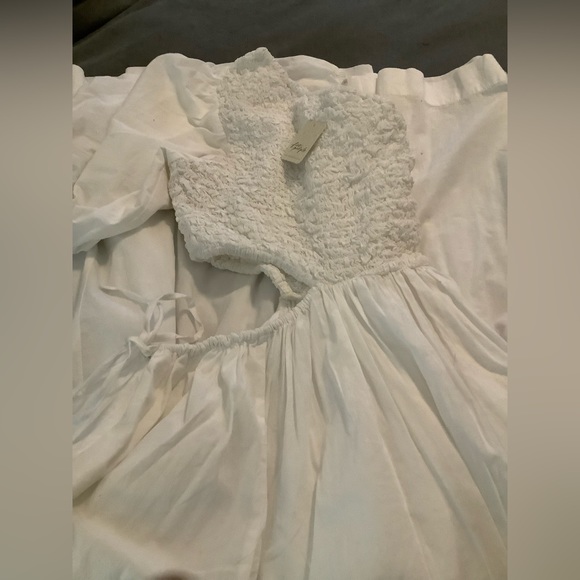 NWT Sold Out!!! Free People white cutout dress L - Picture 4 of 4